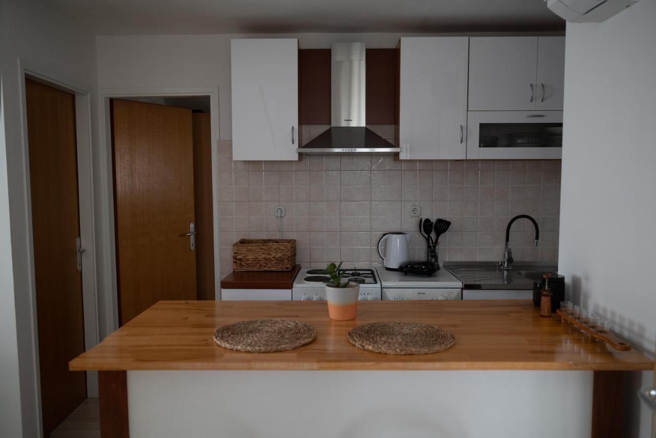 Apartman Milutin Vrsi Exteriér fotografie
