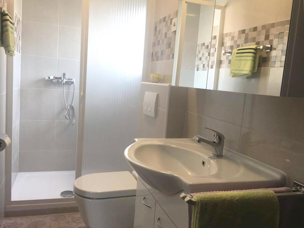 Apartman Milutin Vrsi Exteriér fotografie